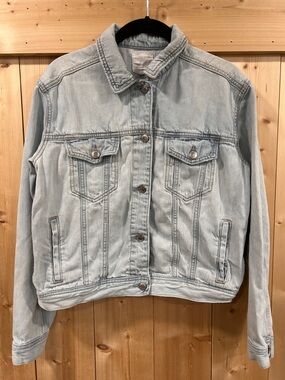 American Eagle Outfitters Light Blue Denim Trucker Jacket- medium